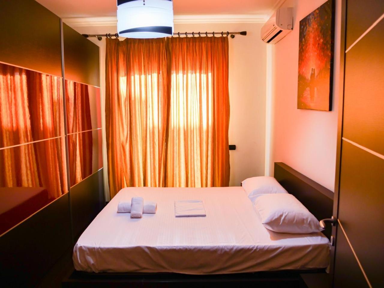 Lux Apartment Vlore Luaran gambar