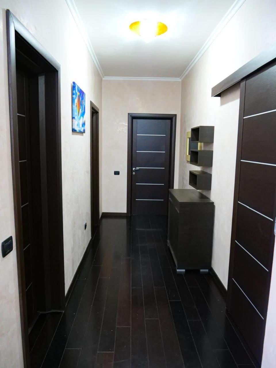 Lux Apartment Vlore Luaran gambar