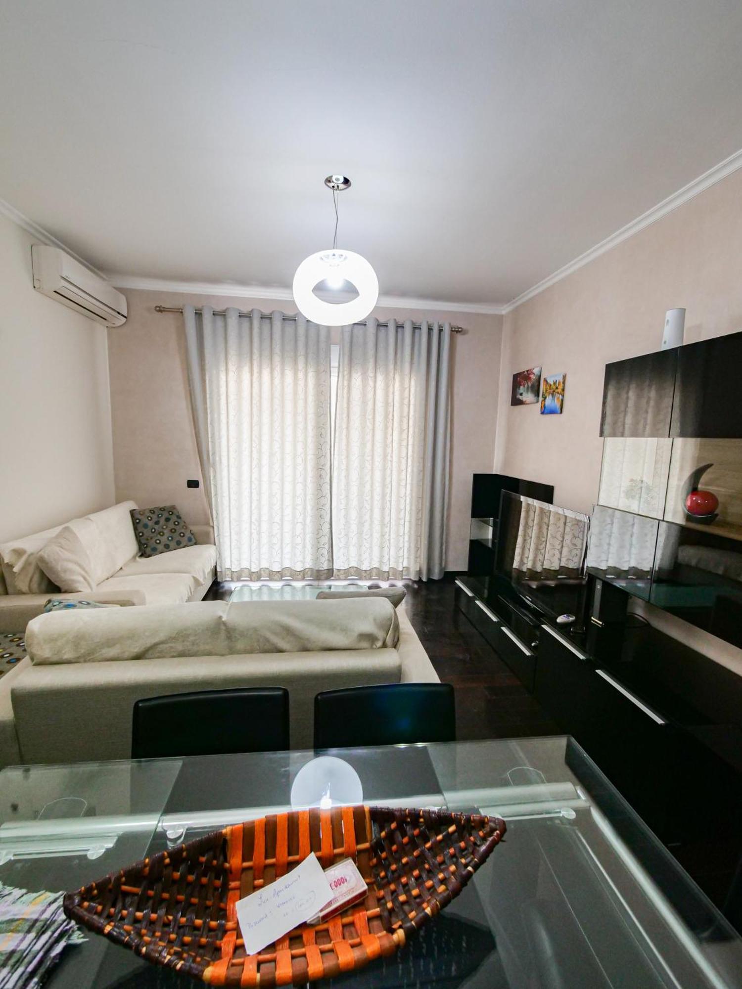 Lux Apartment Vlore Luaran gambar