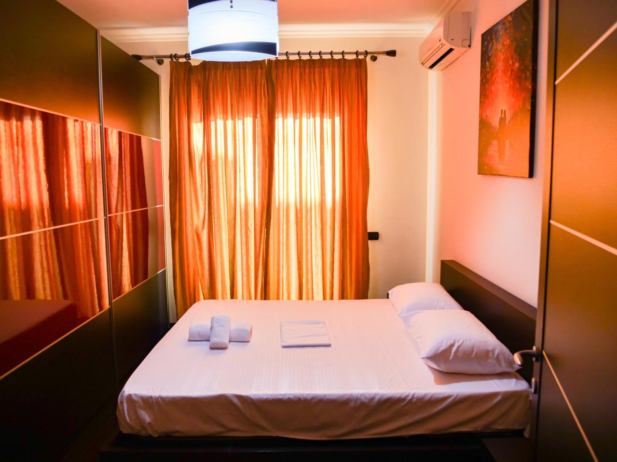 Lux Apartment Vlore Luaran gambar